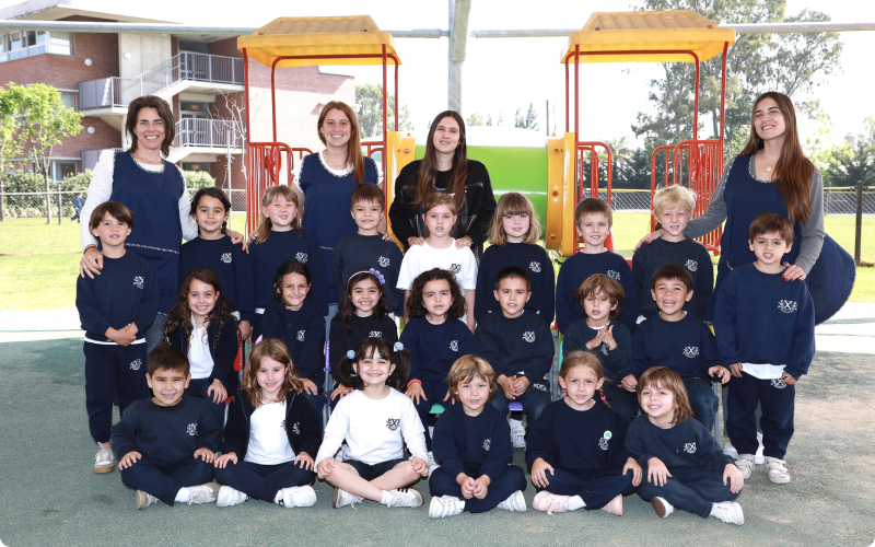 graduates/kinder/gr-kinder_1.png