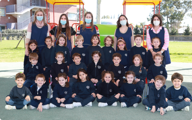 graduates/kinder/gr-kinder_3.png